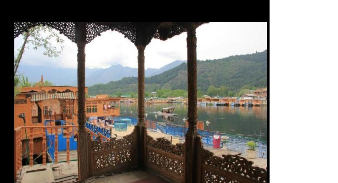De Laila House Boat By Sterling Hotel Srinagar  Exterior photo